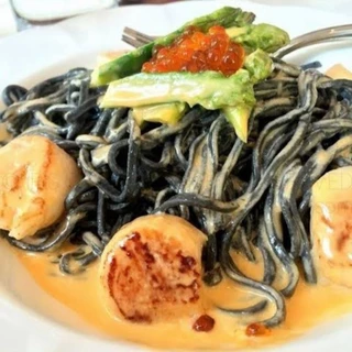 เส้นสปาเก็ตตี้หมึกดำ (เส้นยาวพิเศษ) SPAGHETTI SQUID INK ขนาด 100 กรัม เส้นดำ เส้นพาสต้า เส้นก๋วยเตี๋ยว อาหารอิตาเลี่ยน