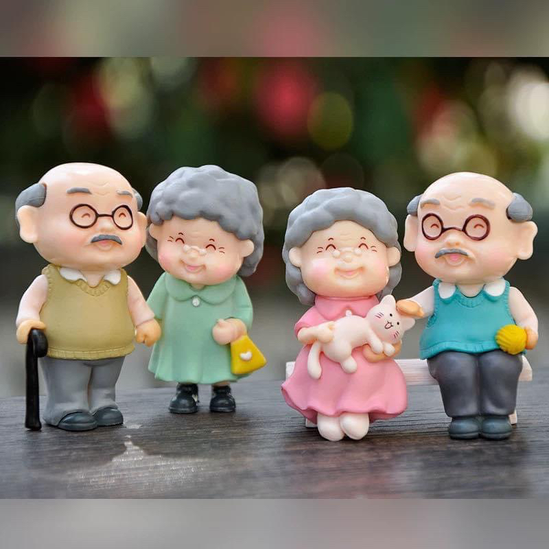 [พร้อมส่ง] โมเดลตุ๊กตาตายายคู่รัก
