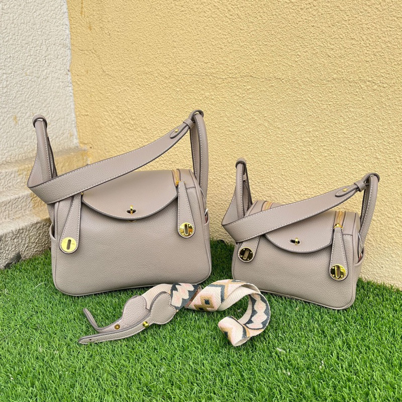 🔥ส่งไวจากไทย🔥【พร้อมส่ง】 กระเป๋าสะพายข้าง LD หนังPU fiber เกรดพรีเมี่ยม ขนาดกลาง 2AV