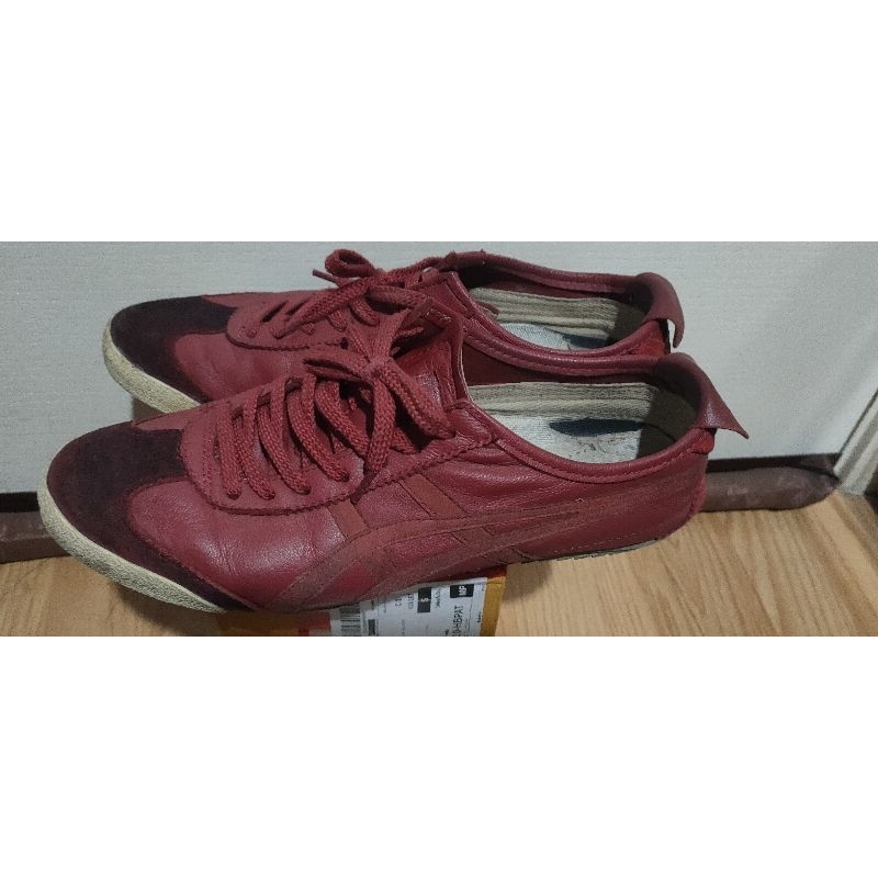 ขายรองเท้า onitsuka tiger สีแดง Size 27.5 (43cm)