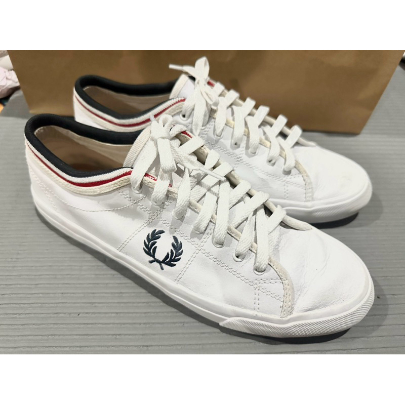 รองเท้า fred perry ไซส์ 42 มือสองสภาพดี