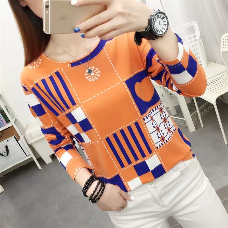 933# เสื้อยืดแขนยาว เสื้อผ้าแฟชั่นผู้หญิง สินค้าลายใหม่ ลายหัวใจ ผ้านิ่มใส่สบาย