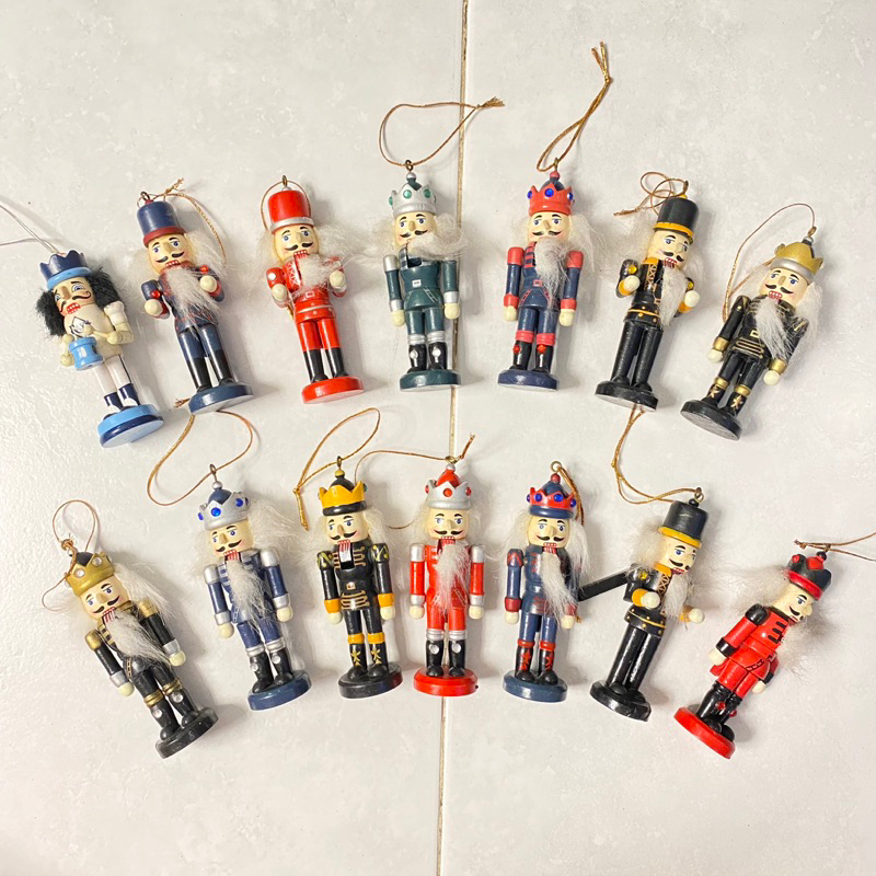 Kentoyshop (พร้อมส่ง) ตุ๊กตาไม้ Nutcracker แขวนตกแต่ง เทศกาลคริสต์มาส ปีใหม่ สไตล์วินเทจ สูง 10.5 ซม. (ราคาต่อชิ้น)