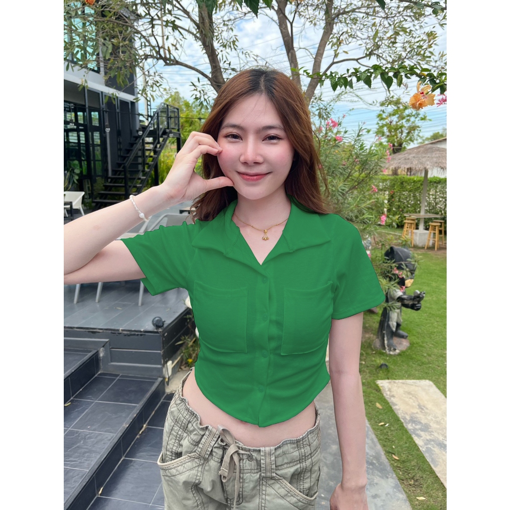 PIN88 เสื้อครอปแต่งกระดุม C601A เพียว