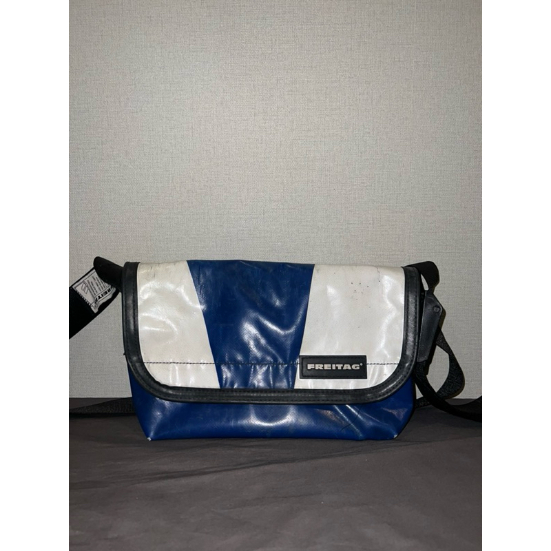 กระเป๋า freitag มือสอง