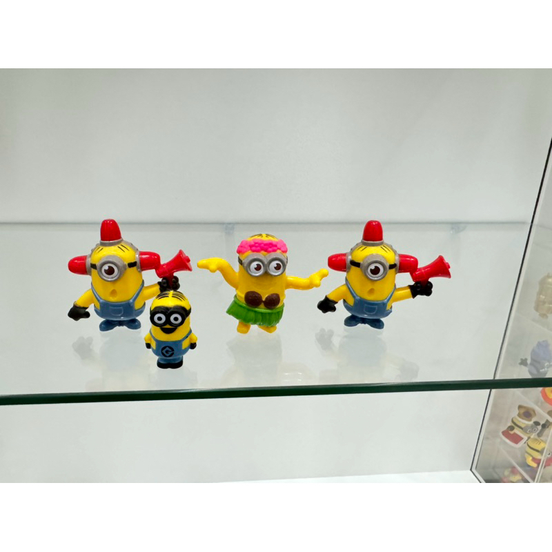 minions MC donalds 3 ตัว + ตัวเล็กจาก Chupa Chups