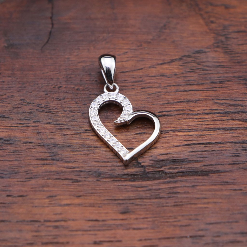 [พร้อมส่ง] (Pendant/เฉพาะจี้) :จี้หัวใจเงินแท้ 925 / 925 sterling silver heart pendant. Silver thai 