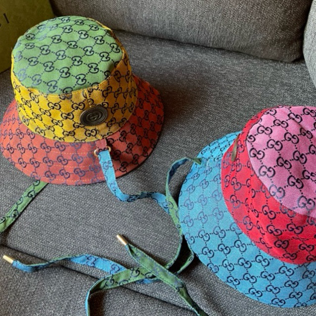 หมวก GG Multi color rever sible bucket hatกุช ชี่ ใส่ได้สองด้าน