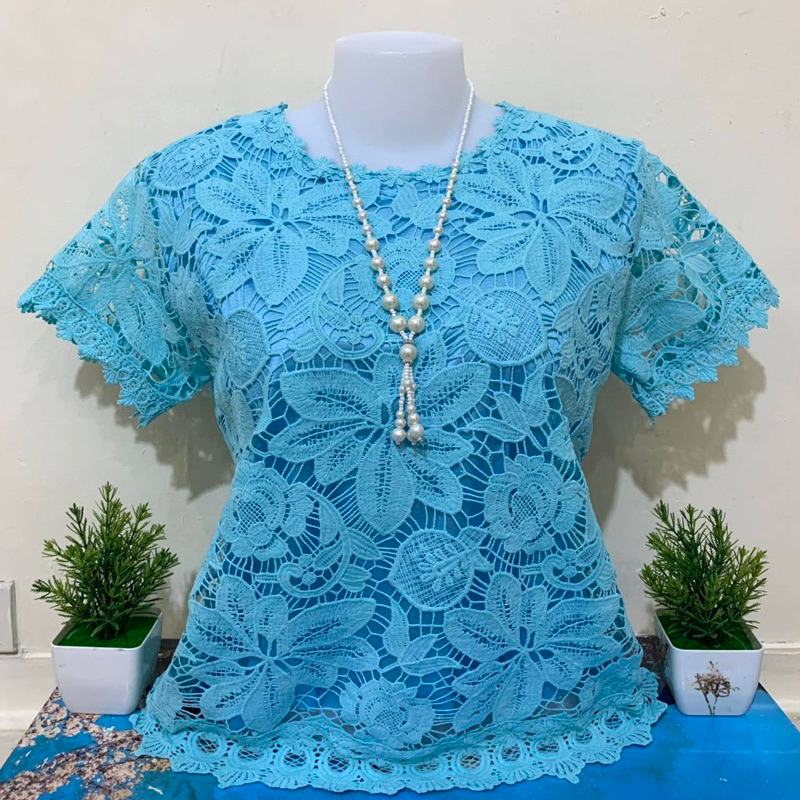 เสื้อลูกไม้แขนสั่นอก36-42ผ้านิ่มใส่สบายมีซับในทั้งตัวจร้า