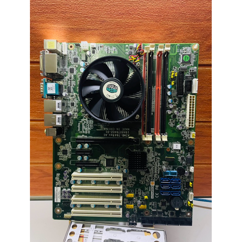 Intel Core I7-4790@3.60Ghz MB 1150 RAM DDR3 4Gมัดรวมมีซิ้งค์ ฝาหลังครบใช้งานปรกติ