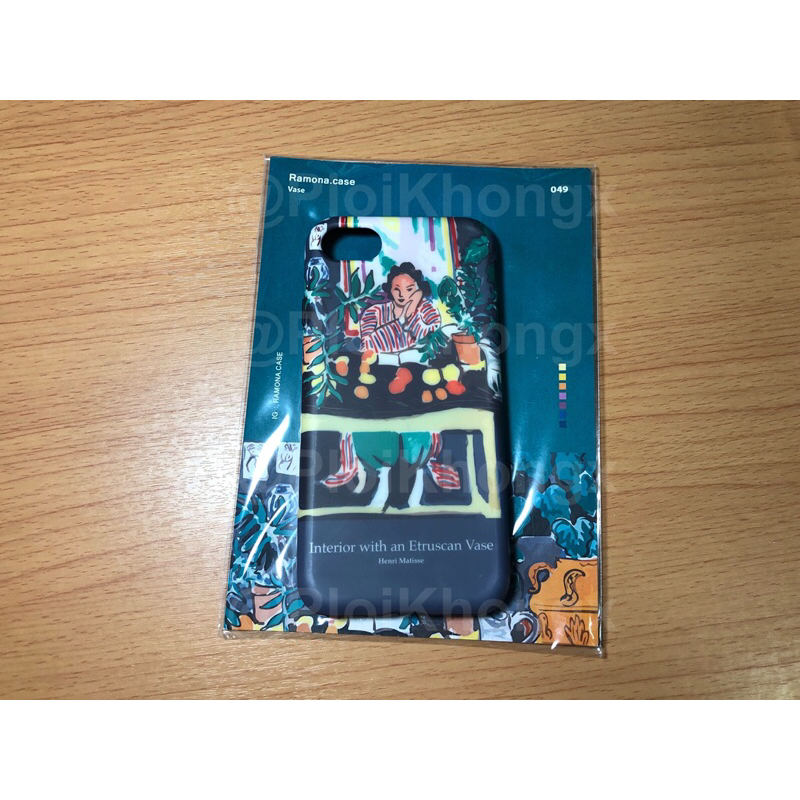 Interior with an Etruscan Vase case @ramona.case for iP7, 8, SE