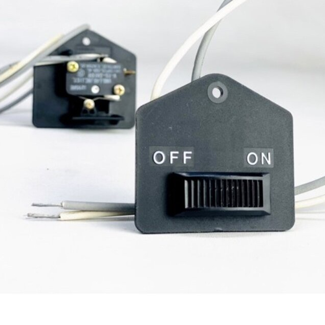 ไมโครสวิทช์ พร้อมสวิตช์ On-Off 12A 1/3Hp 125V.250VAC Micro switch Omron V153A108 5x5Cm.