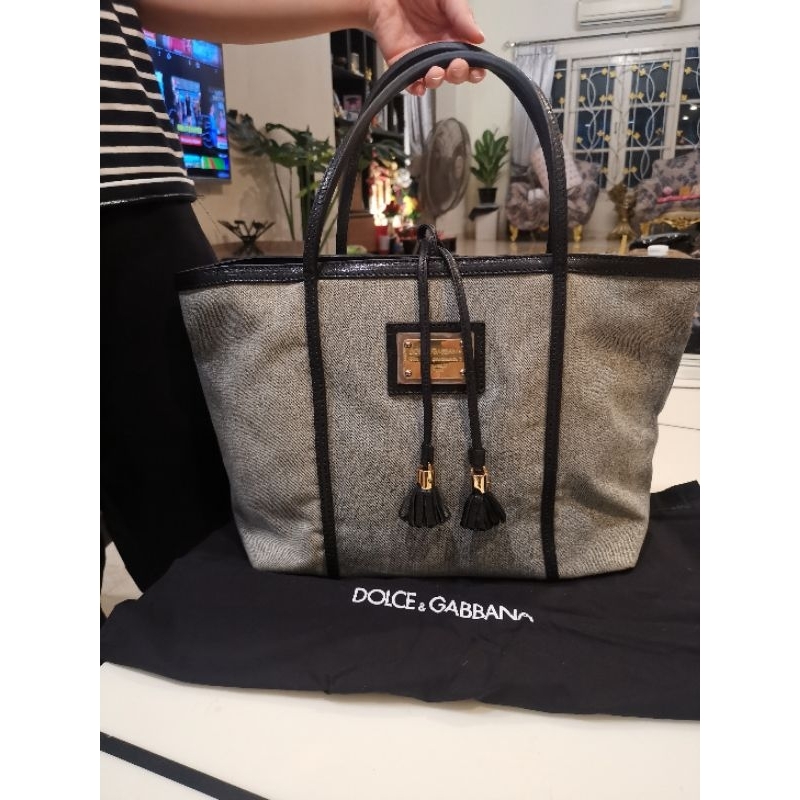 กระเป๋า​ Dolce and Gabbana​ พร้อมถุงผ้า