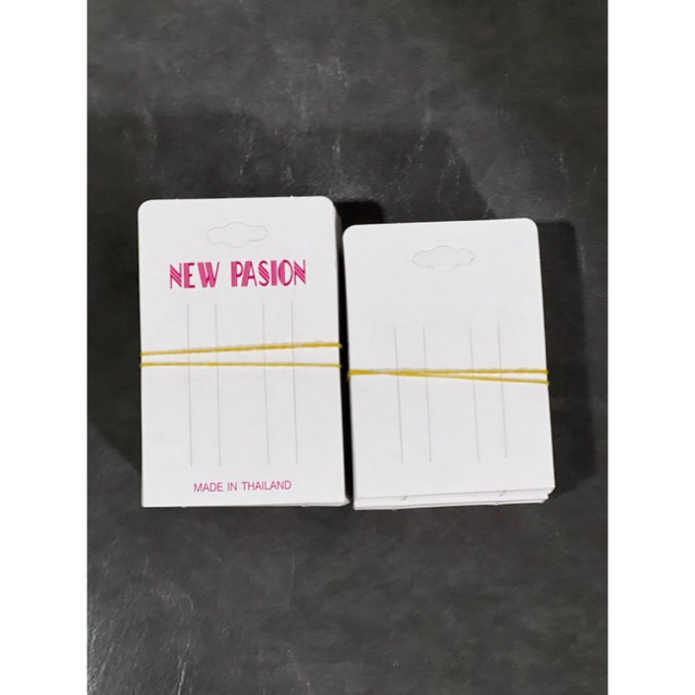 แผง กิ๊บ สั้น กระดาษ ติดกิ๊บ 100 ใบต่อ 1 ก้อน 7.5x11.5  ซม. และ 7.5x10 พิมพ์ลาย จำนวน บวกลบ 2 ใบนะครับ