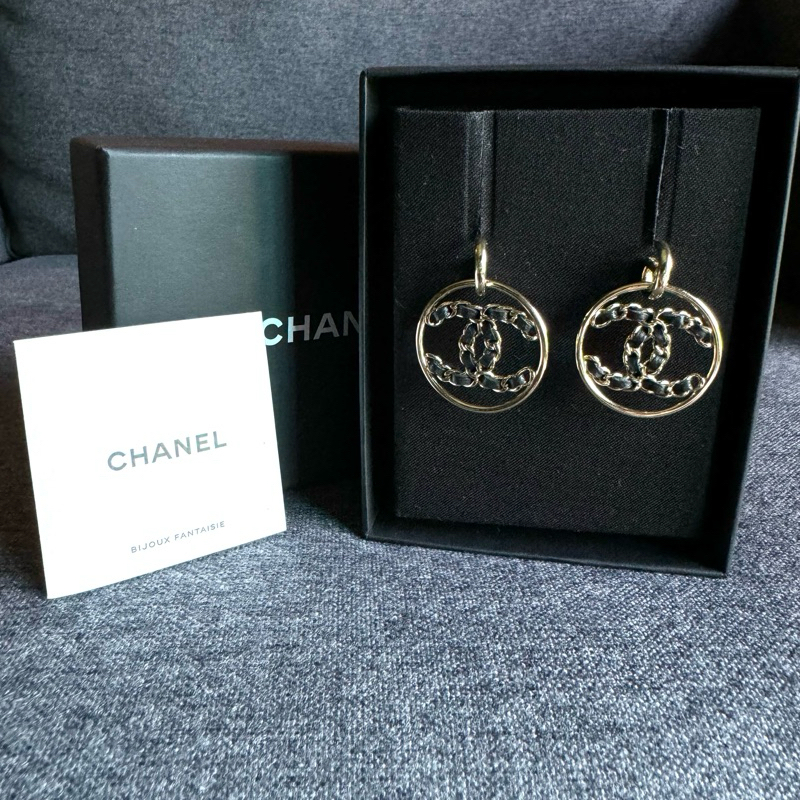 chanel earring chain loop