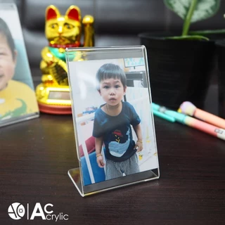 ป้ายอะคริลิคตั้งโต๊ะ A8 แนวตั้ง 5.5x8.5cm อะคริลิคใส ทรง L (A8)