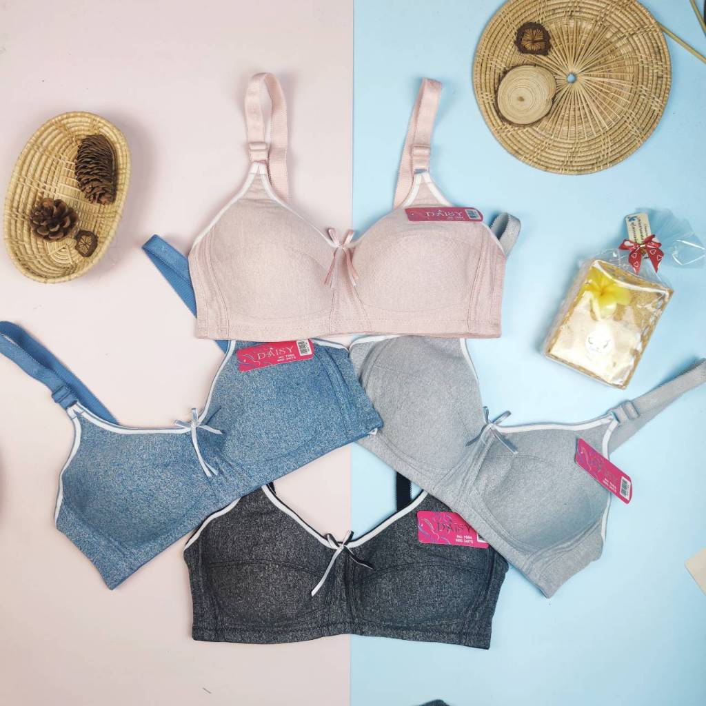 เสื้อชั้นในผู้หญิงไร้โครง (W013) (คัพบี) เสื้อในคนแก่ ไม่มีฟองน้ำ ไม่กดทับ สีพื้น ๆ เรียบ ๆ แบบตะขอ สายบ่าปรับได้