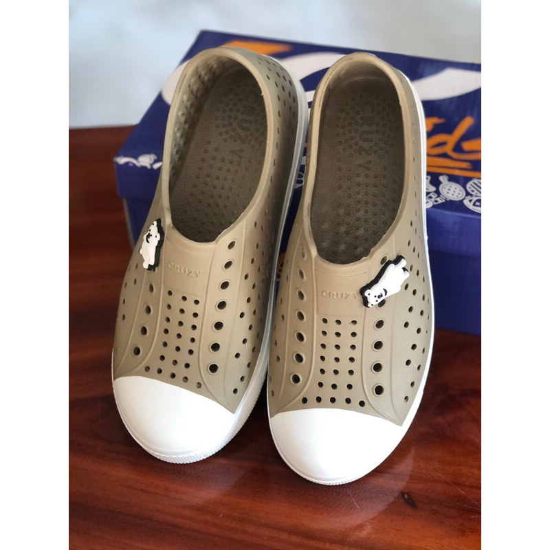 รองเท้า CRUZY (แท้) สภาพ99%