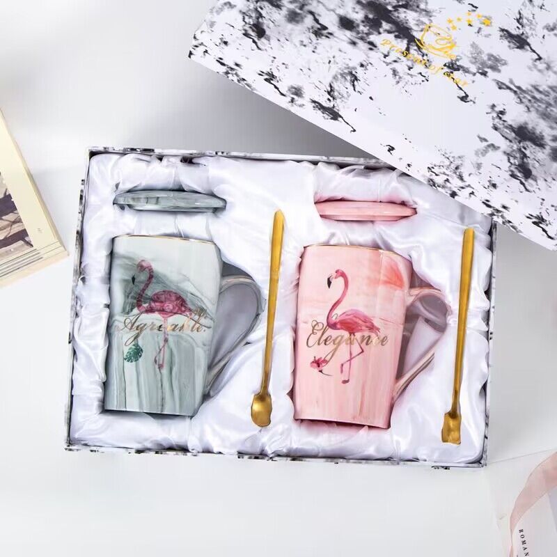 (ส่งจากไทย)แก้วกาแฟ+กล่อง แก้วเซรามิค ขนาด500ML2in1 ลายฟลามิงโก้ ลายตัวอักษร มาพร้อมฝาปิดด้านบน และช้อน