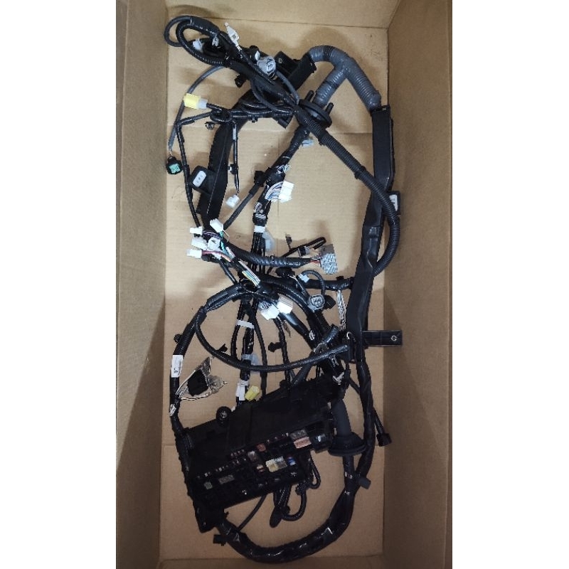 ชุดสายไฟกล่องฟิวส์โตโยต้าแท้ศูนย์ 82111-KKG92/8211C-KKW60/8211F-KKT70/8211G-KK680