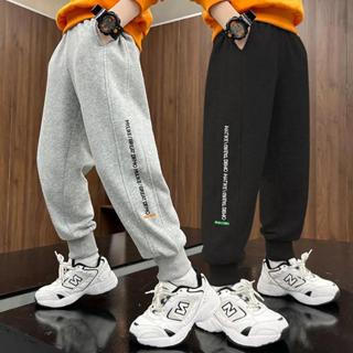 กางเกงวอร์มขายาวเด็กผู้ชายมีกระเป๋าสองข้างลายใหม่ เสื้อผ้าแฟ…