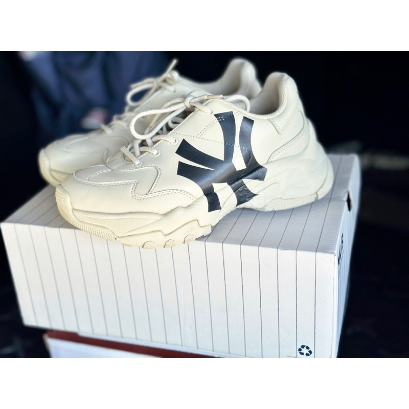 ส่งต่อ MLB รองเท้าผ้าใบ unisex รุ่น 3ASHC101N50BGS สีเบจ size 39