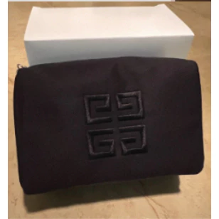 G\/enchy Perfume bag กระเป๋า ของแถมเครื่องสำอางค์จีวองชี่ กระเป๋าแบรนด์เนม กระเป๋าเครื่องสำอาง