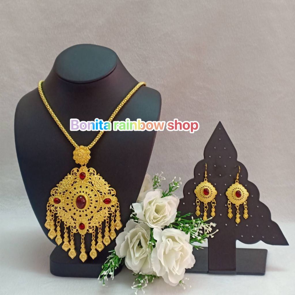 สร้อยคอพร้อมต่างหู เครื่องประดับชุดไทย (ต่างหูแบบเจาะ) งานประดับพลอยแดง รุ่น F00854