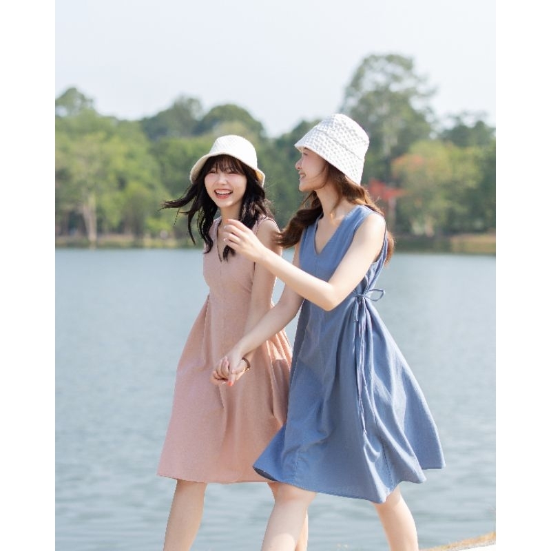 𝐁𝐮𝐧𝐧𝐲 𝐃𝐫𝐞𝐬𝐬 เดรสแขนกุดสไตล์มินิมอล  ผ้าคอตตอนลิน งานตัดเอง Ladychillshop (ถ่ายจากสินค้าจริง)