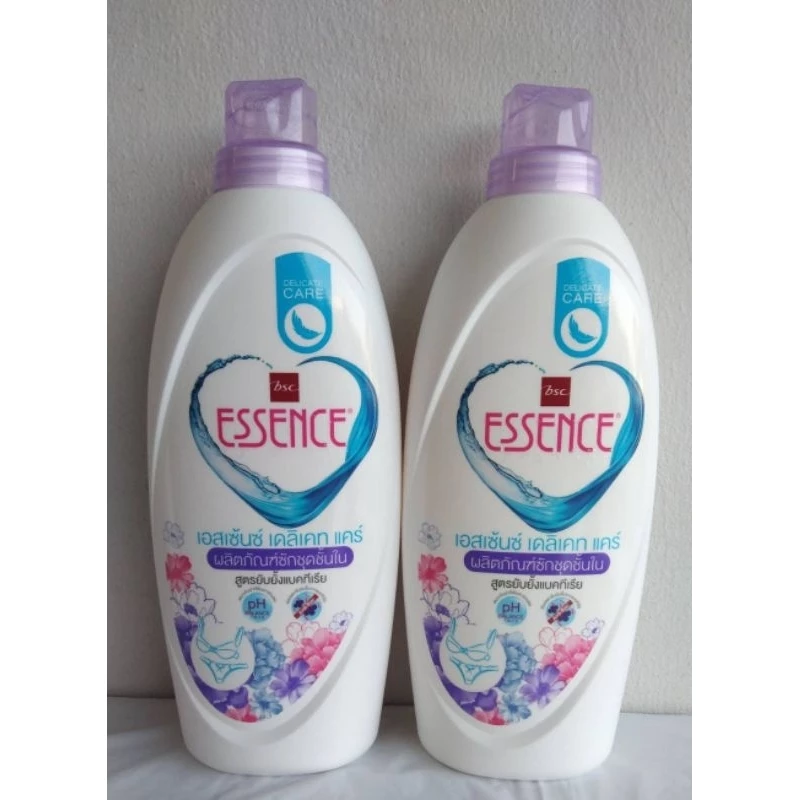 เอสเซ้นซ์ซักชุดชั้นในขวด900ml สูตรยับยั้งแบคทีเรีย ph balanceหอมประทับใจ (แพ็คเก็จใหม่)มีให้สั่ง1ขวด/2ขวด.