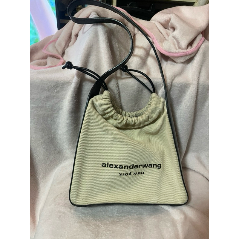 กระเป๋า Alexander wang แท้รับประกัน