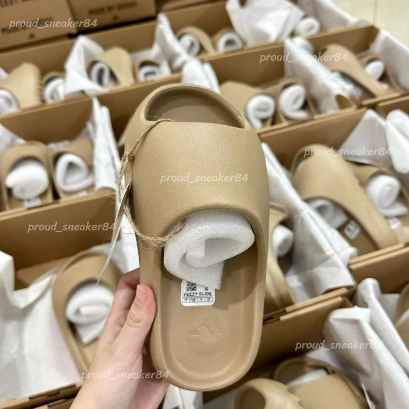 🌟ลดพิเศษ🌟รองเท้า Yeezy SLIDE พร้อมกล่อง ผิวหยาบ พื้นนุ่ม ใส่สบาย