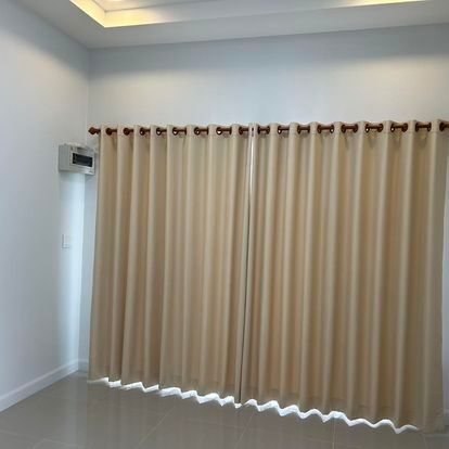 แนะนำ ผ้าม่าน ผ้าม่านประตู ผ้าม่านกั้นห้อง ขนาด 4 เมตร แบบเรียบ ไม่มีลายผ้า เนื้อหนา กันแสง UV ได้ 80% ราคาพิเศษ มีเก็บเงินปลายทาง