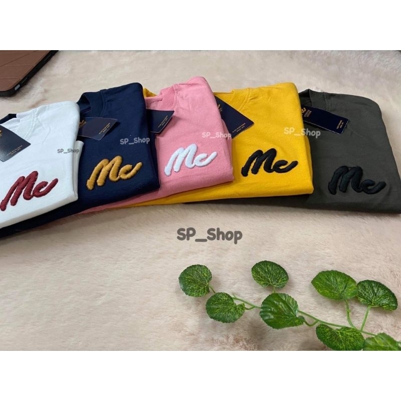 เสื้อแขนสั้นคอกลม งานปัก MC (ผ้าคอตตอน) มี 9 สี ทรงตรง ใส่ได้ทั้งชายและหญิง S M L XL มีบริการเก็บเงินปลายทาง