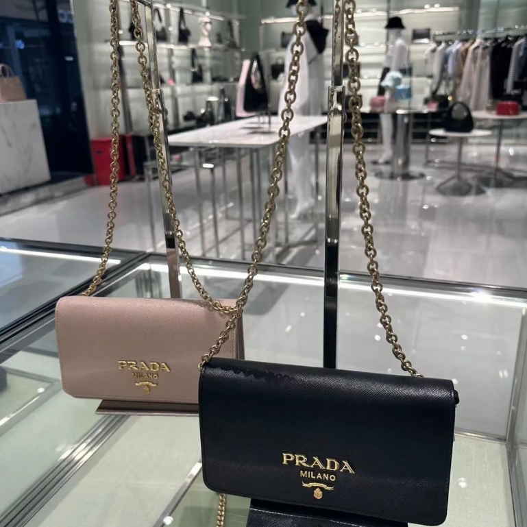PRADA/กระเป๋าผู้หญิง/Saffiano/กระเป๋าสะพาย/ของแท้ 100%