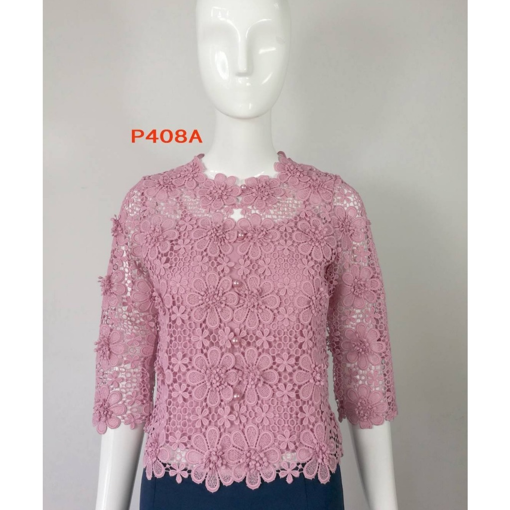 🌸Pink Boutique อก 38″-46″ มีหลายสี เสื้อลูกไม้ กระดุมหน้า เนื้อผ้าลูกไม้ ลายสวยมากค่ะ เกรดพรีเมียม ตามแบบค่า