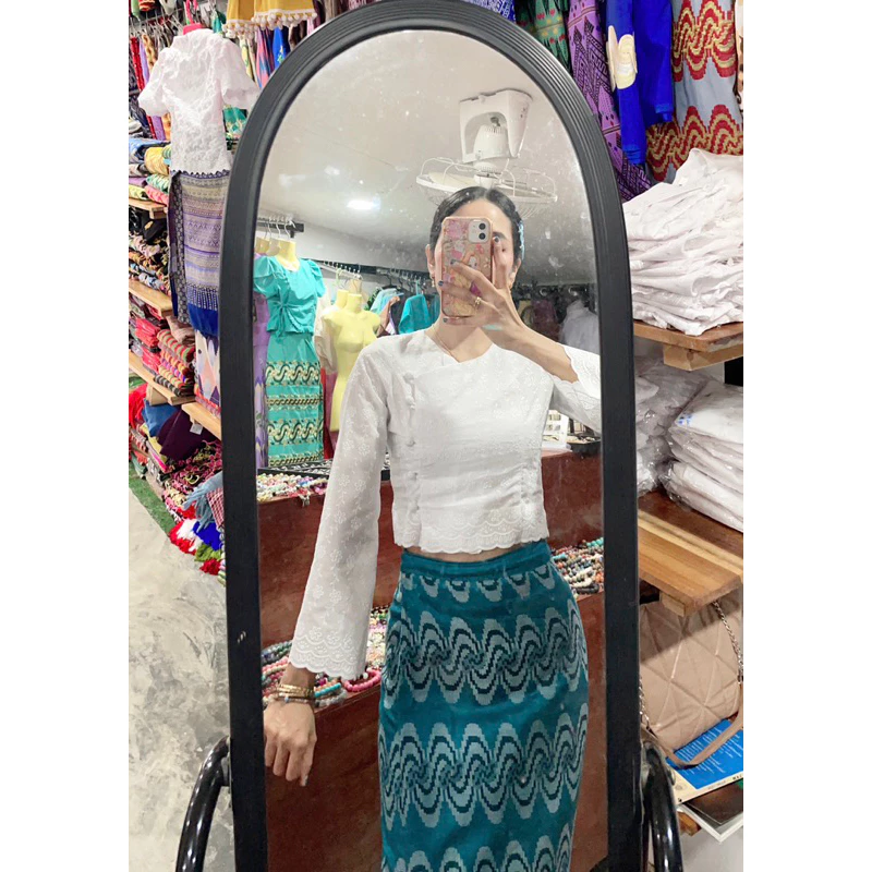 เสื้อพม่า เสื้อทรงอองซาน วานลูกไม้ทั้งตัว งานตัดเองของทางร้าน
