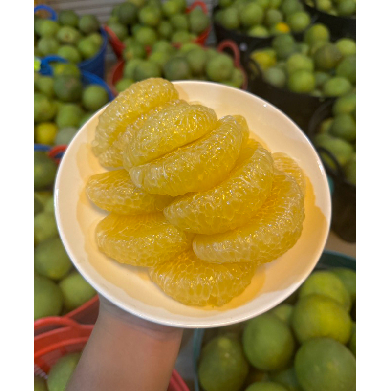 ส้มโอขาวน้ำผึ้ง 3 ลูก ( 7-8 ขีด )