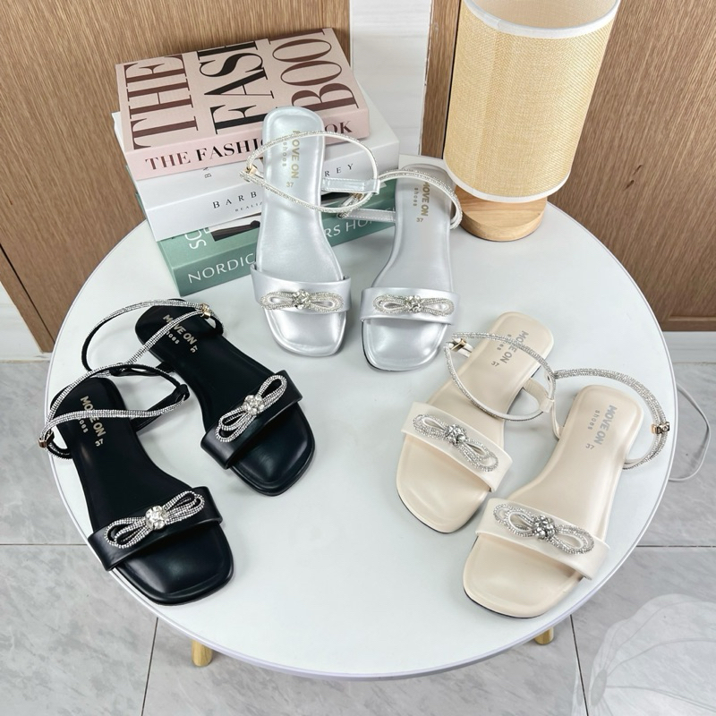 รองเท้ารัดส้นโบว์เพชร ผ้าหนังนิ่มใส่สบายไม่กัดเท้า(ใส่ตรงไซส์)(งานมีกล่อง)(ใส่ได้ 2 แบบ)
