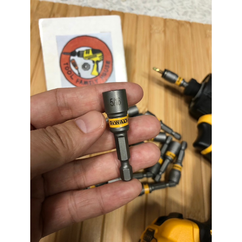 บล็อกยิงหลังคา Dewalt 5/16"หรือประมาณ 8 มิล ยาว 50 mm USA