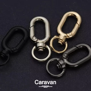 Caravan Crew Keychain วัสดุโลหะ วงรี มีให้เลือกสามสี