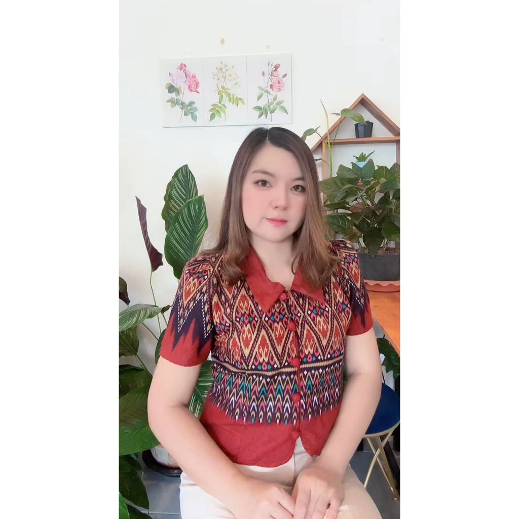 เสื้อผ้าพื้นเมืองผู้หญิง