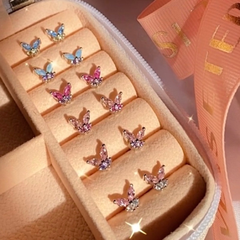 lacia.bkk - Butterfly Pearl stud earring ต่างหูผีเสื้อเพทายมุก