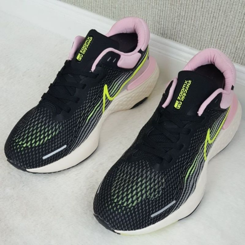 รองเท้ามือสอง Nike ZoomX Invincible (Size 40 / 25 Cm.)