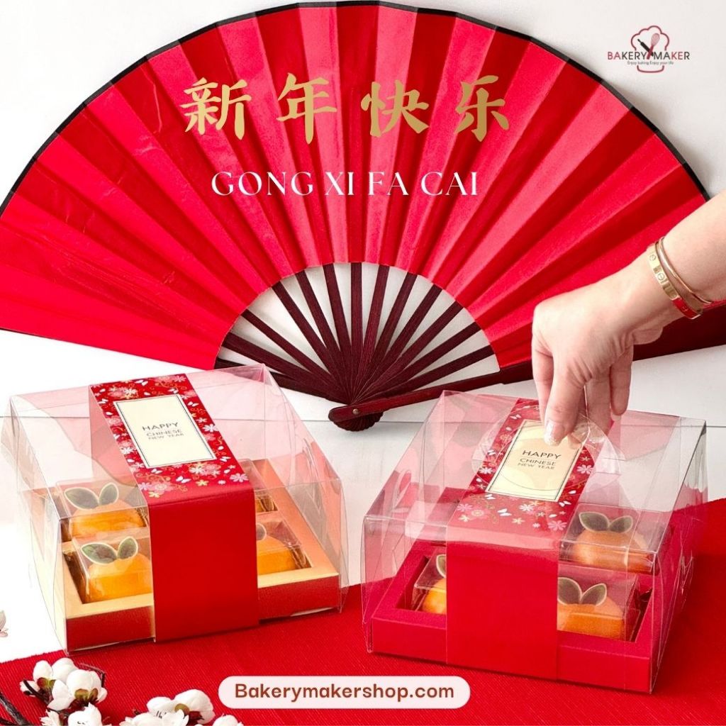 กล่องพลาสติกใส 4 ช่อง หูหิ้ว พร้อมกระดาษคาดตรุษจีน(ไม่รวมกล่องแยกชิ้นด้านใน) 5 ใบ / กล่องเค้กส้ม กล่องใส ฐานแดง ทอง