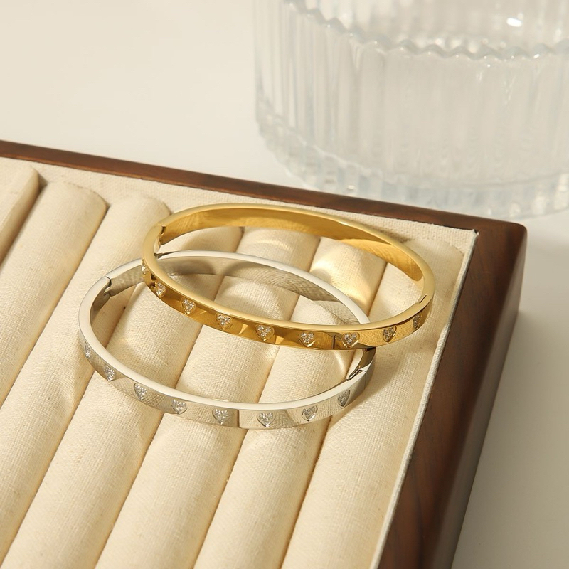 TIARA Lilian Love Bracelet (18k plated)