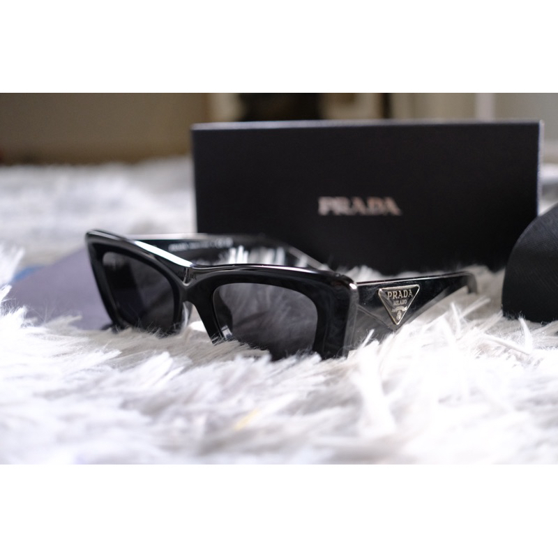แว่นตา PRADA Symbole Sunglasses ของแท้ 100% มือสอง