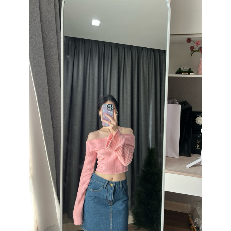 20sep.story Irene crop 🧶(เสื้อไหมพรมครอปปาดไหล่) พร้อมส่งสีชมพู