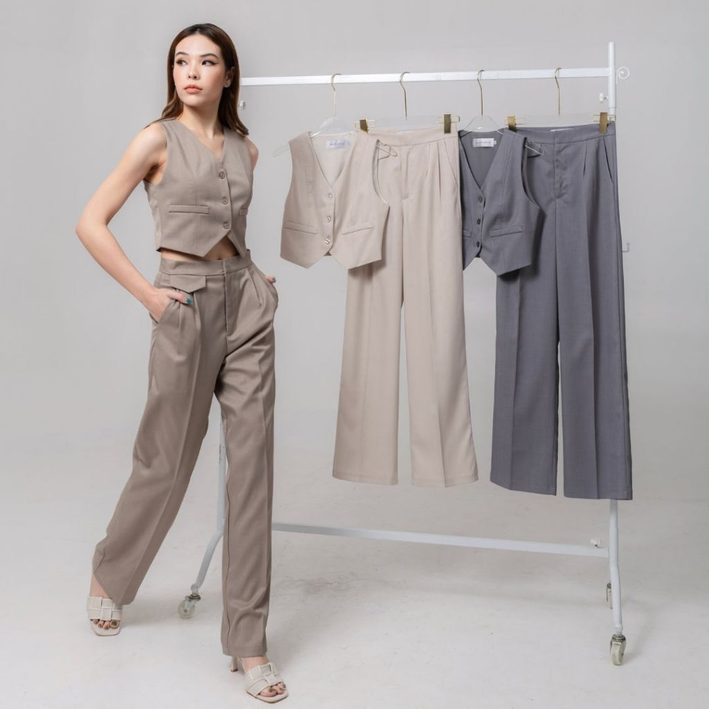 Maplepie – Charlotte Set 890.- เซ็ท 2 ชิ้น เสื้อกั๊ก + กางเกงขายาว (มีสายปรับด้านหลัง)