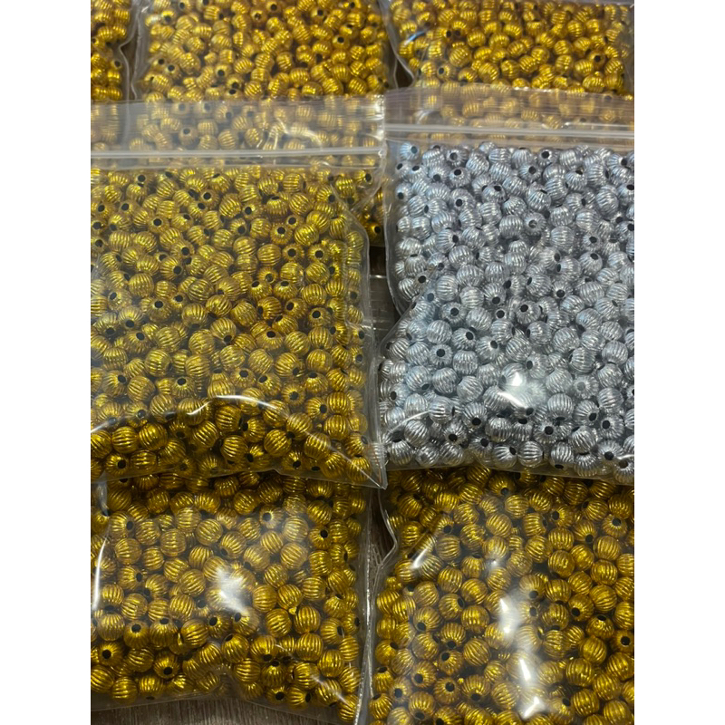 ลูกปัดมะยม6มิลห่อ500เม็ด85บาท (ทำจากพลาสติก)